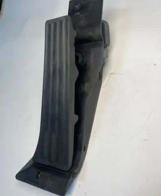 BMW X3 E83 Accelerator throttle pedal 6772645 080907L 25916010