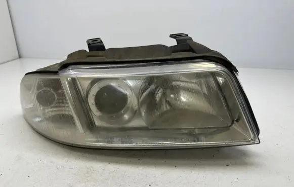Audi A4 S4 B5 8D Headlight/headlamp