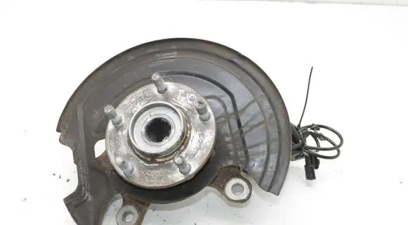 Nissan Leaf II (ZE1) Front wheel hub