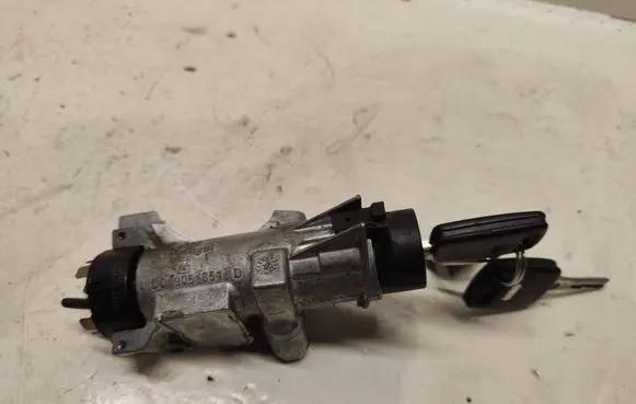 Audi A4 S4 B5 8D Ignition lock 4D0905851D