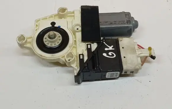Seat Toledo III (5P) Sliding door window regulator with motor 5P0839401