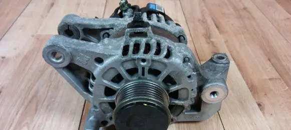 KIA Sportage Generator/alternator 373002U200