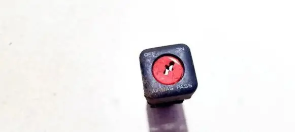 Peugeot 607 Passenger airbag on/off switch 