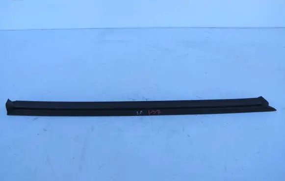 Volvo S90, V90 Rubber seal rear door window/glass 31848303