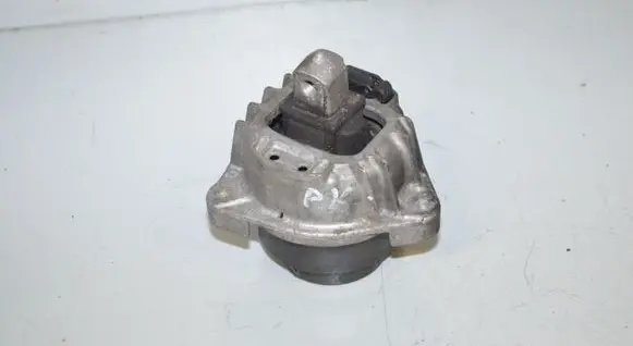 BMW 5 F10 F11 Engine mount bracket 6851265 22116851265