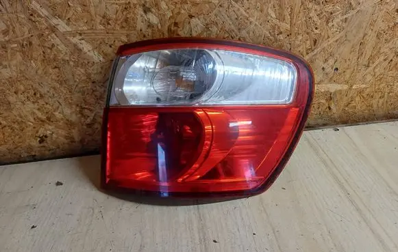 Toyota Avensis Verso Rear/tail lights 4457 E188938