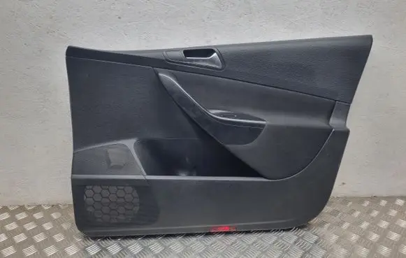Volkswagen PASSAT B6 Front door card panel trim 3C1867012