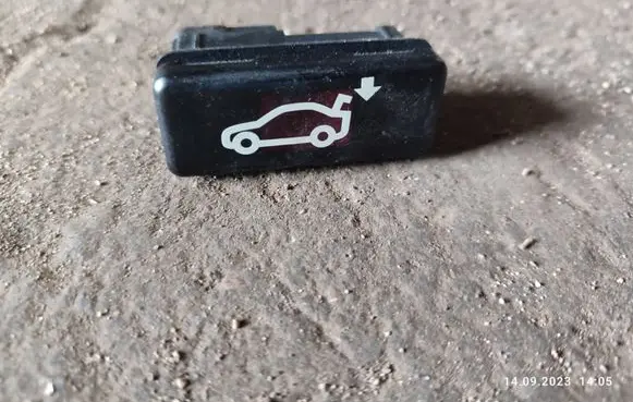 BMW X5 E70 Tailgate/boot open switch button 8375580