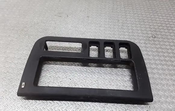 Hyundai Galloper Radio/GPS head unit trim HR615202