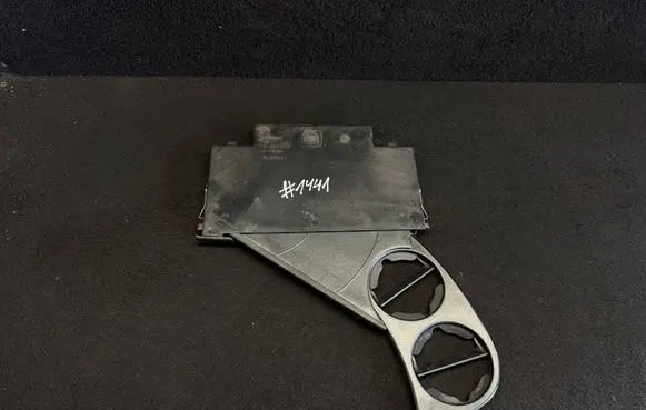 Volkswagen PASSAT B5 Cup holder front 3B1858569