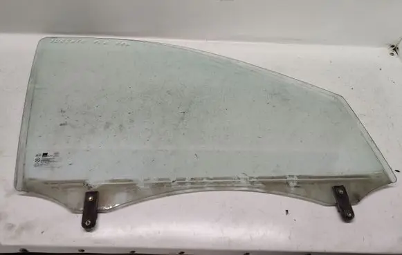 KIA Sorento Front door window glass four-door