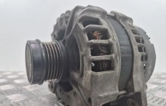 Mercedes-Benz CLA C117 X117 W117 Generator/alternator A0009061903