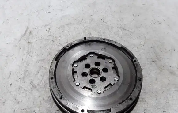 Peugeot 3008 II Dual mass flywheel 9818024380