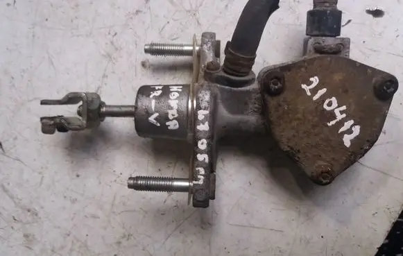 Honda FR-V Clutch master cylinder 08N2258