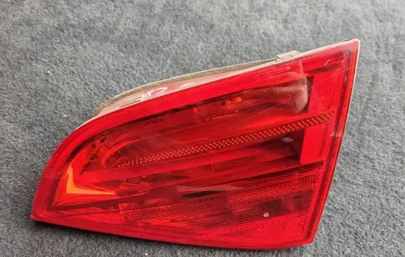 Tailgate rear/tail lights