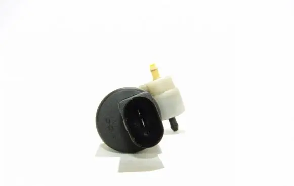 Volkswagen Touran I Windscreen/windshield washer pump