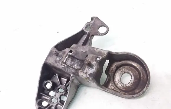 Volkswagen PASSAT B5 Engine mounting bracket 8D0199351H