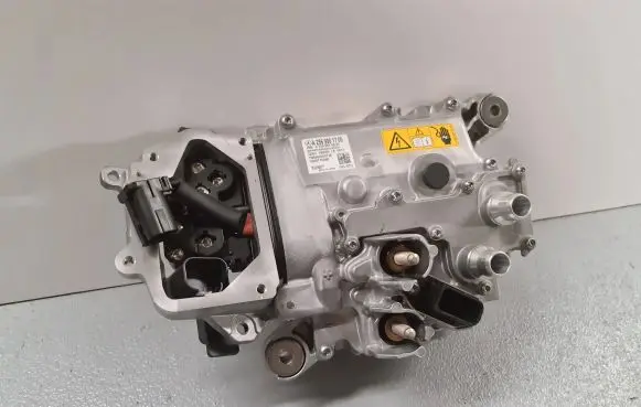Mercedes-Benz E W213 Voltage converter inverter A2569001700 1R4960500138 A2569010800