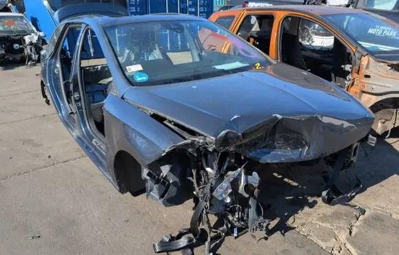 Seat Leon (5F) Front quarter panel 