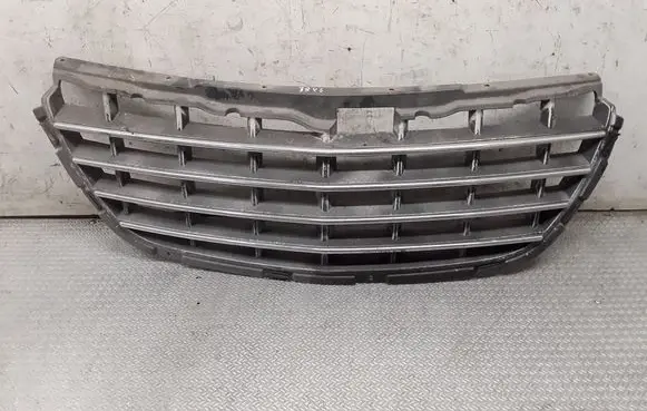 Chrysler Pacifica Front bumper upper radiator grill 04857626AA