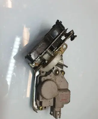 Suzuki Jimny Front door lock 1015280150