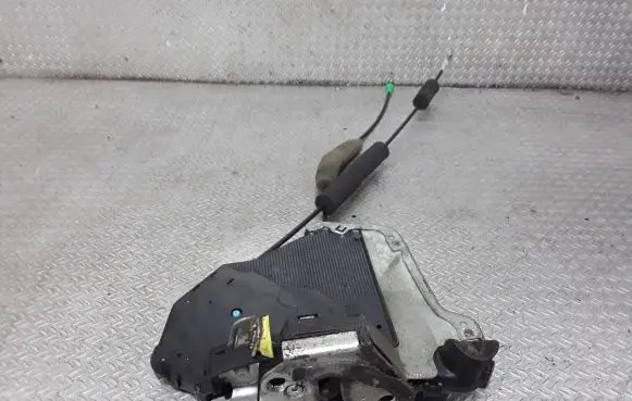 Lexus IS 220D-250-350 Front door lock