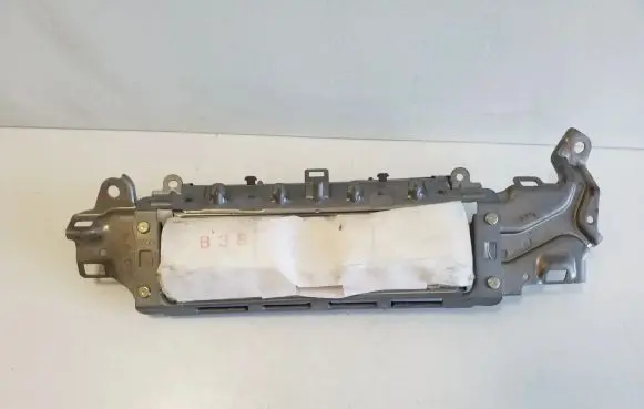 Lexus CT 200H Knee airbag 2D0W74311M0F