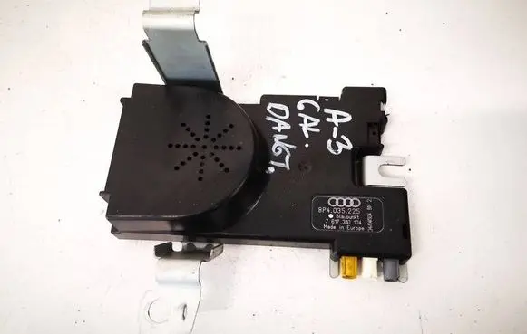 Audi A3 S3 8P Antenna control unit 8P4035225 7617310103