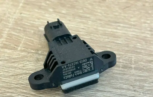 Ford Mustang VI Airbag deployment crash/impact sensor DG1314C676AA