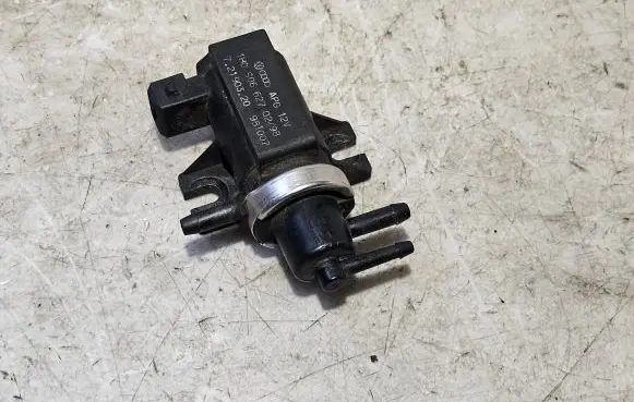 Volkswagen Golf IV Turbo solenoid valve 1H0906627