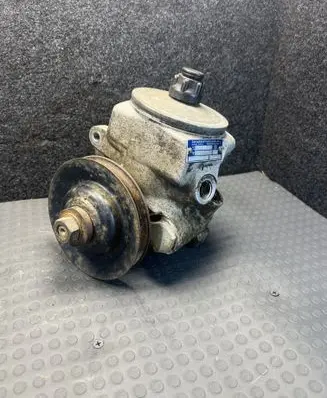Mercedes-Benz S W126 Power steering pump A1024600180 7672501285