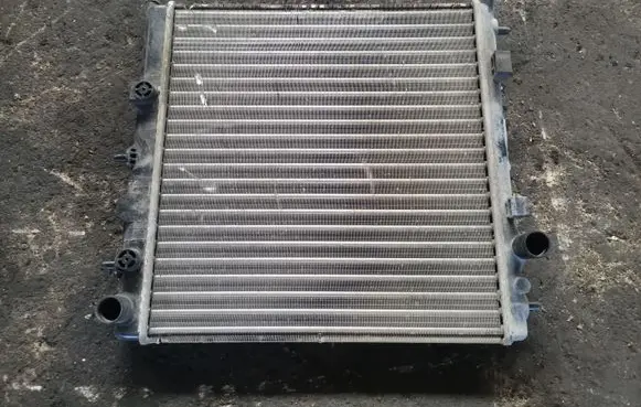 Renault Megane II Coolant radiator
