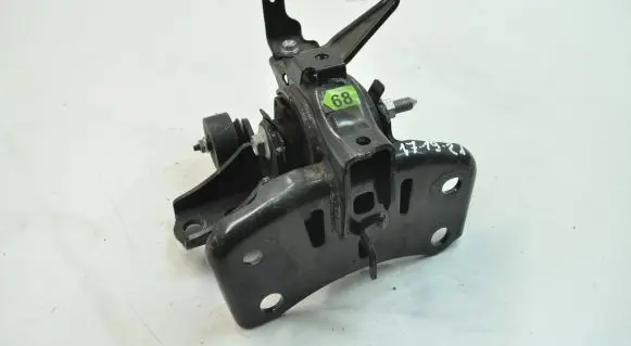 Toyota Auris E180 Engine mount bracket