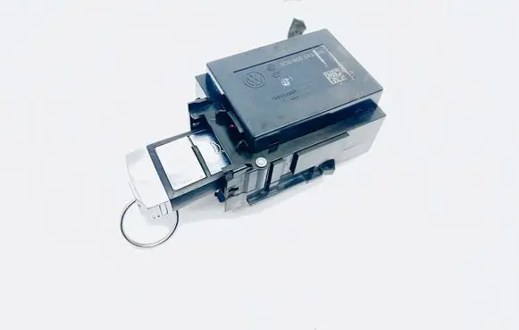 Volkswagen PASSAT B7 Ignition lock 3C0905843AE 33303701 1603103377098