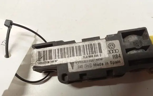 Volkswagen Phaeton Airbag deployment crash/impact sensor 7L0909606D