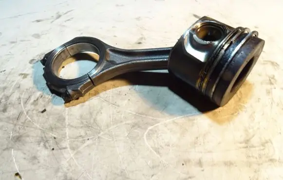 Audi A6 S6 C6 4F Piston with connecting rod 059AA