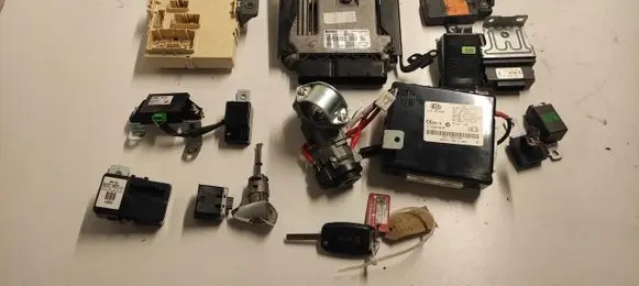 KIA Sportage Engine ECU kit and lock set 39101-2F770