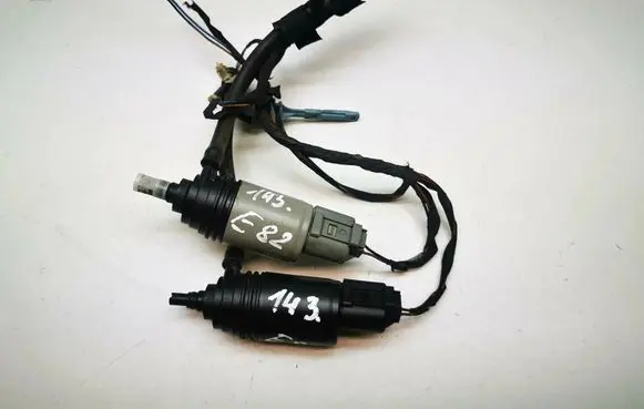 BMW 1 E82 E88 Windscreen/windshield washer pump 7199567 6934159 67127199567