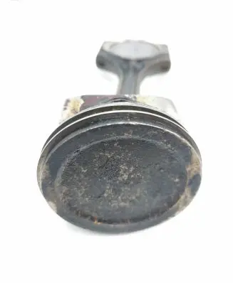 Volkswagen Golf V Piston with connecting rod