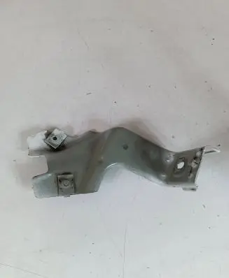 Opel Insignia A Fender mounting bracket