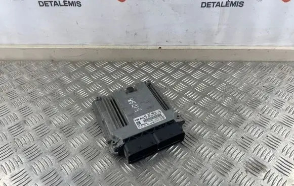 Volkswagen PASSAT B8 Engine control unit/module 04L907309R