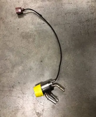 Volkswagen Golf VII Fuel injector 05l131113j