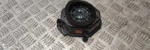 Mercedes-Benz CLS C218 X218 Parcel shelf speaker A2048202402