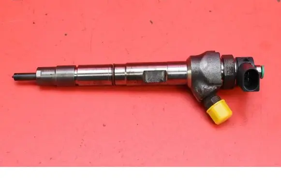Volkswagen PASSAT CC Fuel injector 0445110469
