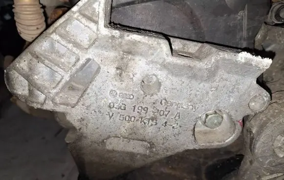 Volkswagen Caddy Engine mounting bracket 03g199207a