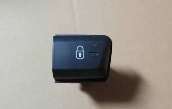 Peugeot 2008 I Central locking switch button 96750883ZD 011473
