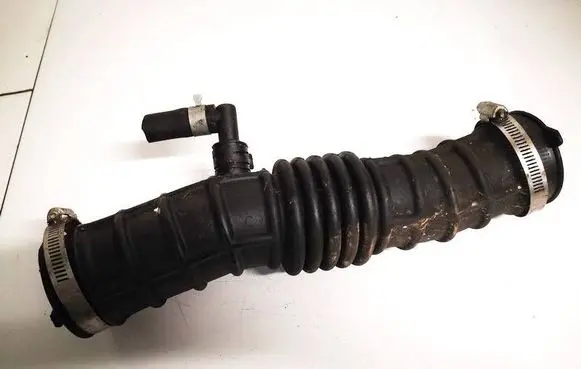 Nissan Juke I F15 Air intake hose/pipe