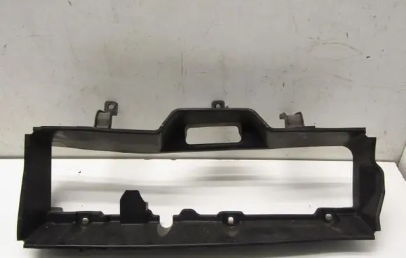 Suzuki Swift III Radiator trim 7243252R0