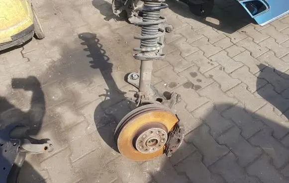 Skoda Superb B6 (3T) Front wheel hub spindle knuckle