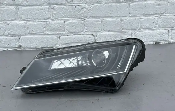 Skoda Superb B8 (3V) Headlight/headlamp 3V1941015B 1ZS01193925